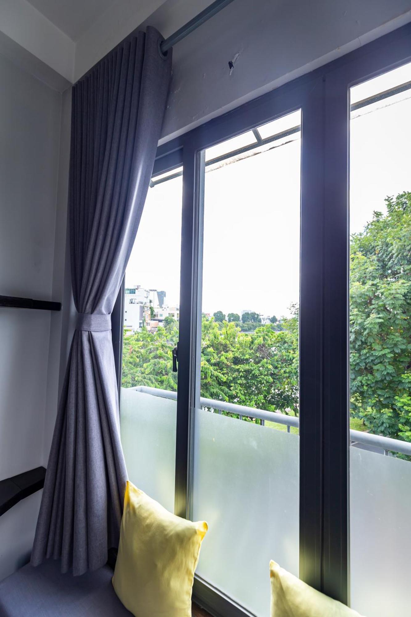 Cozy Riverview Of Livinginn