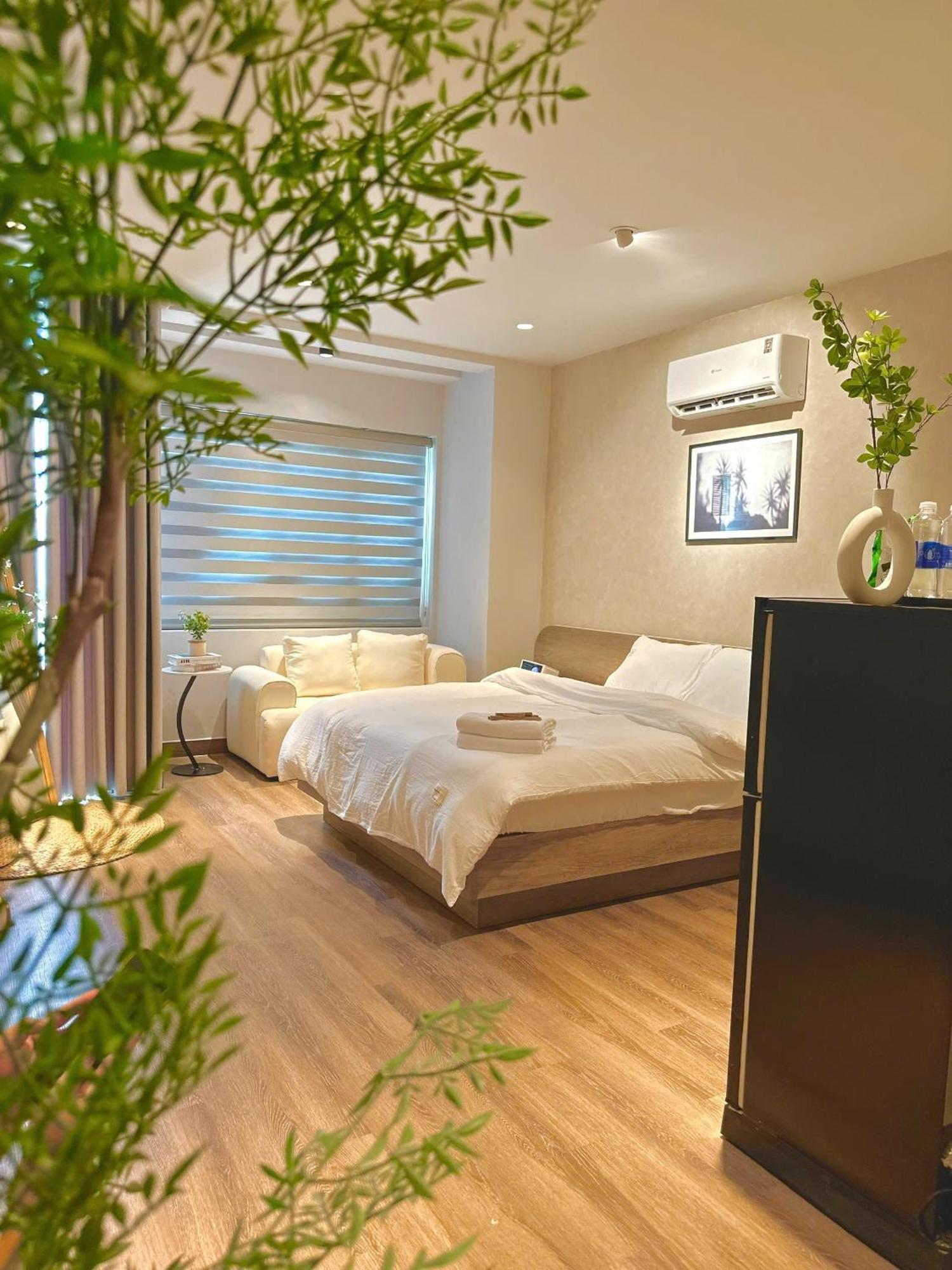 Love hotel Zenhomestay - Truong Son, Quan 10 *
