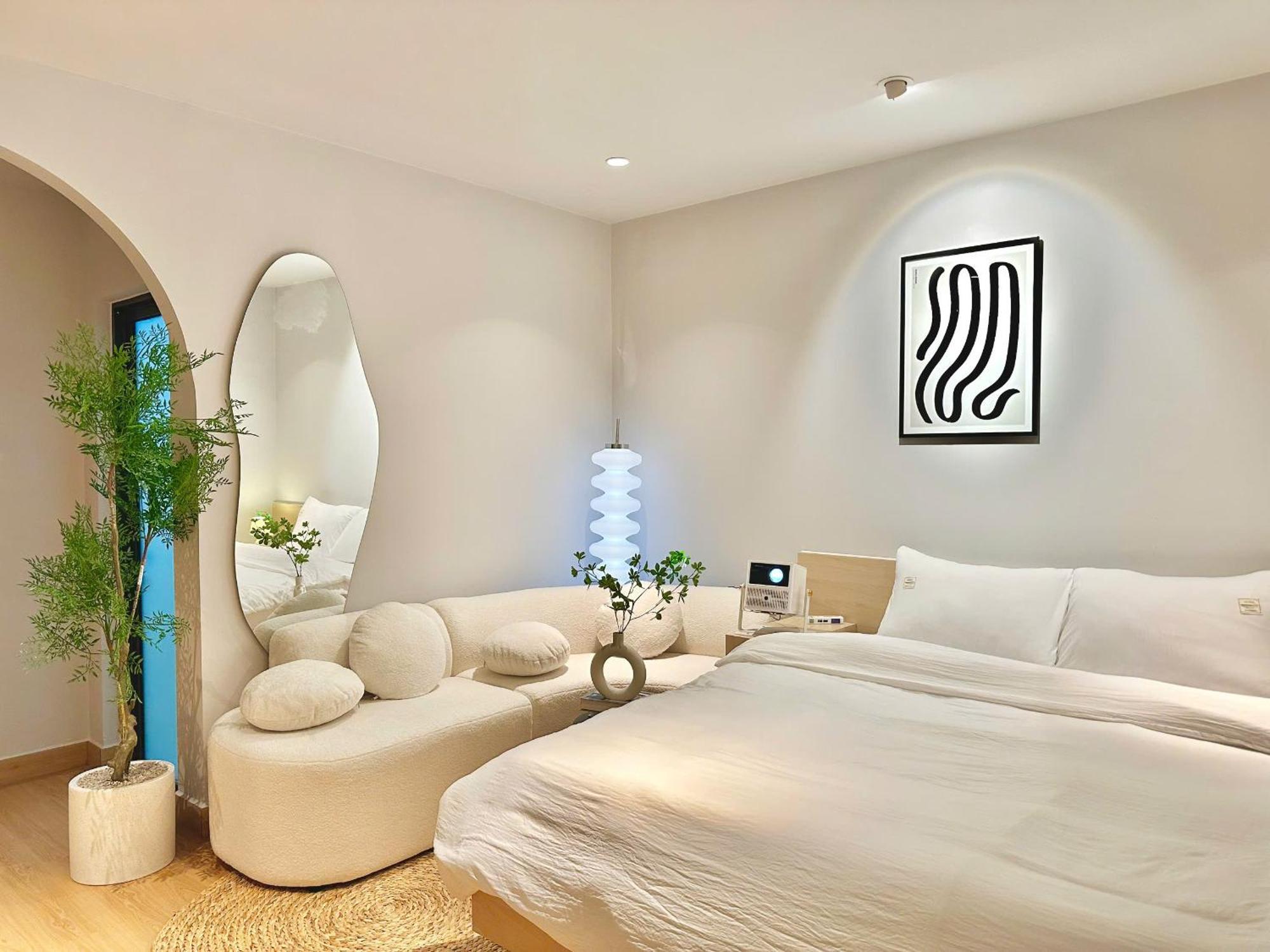 Zenhomestay - Truong Son, Quan 10 *