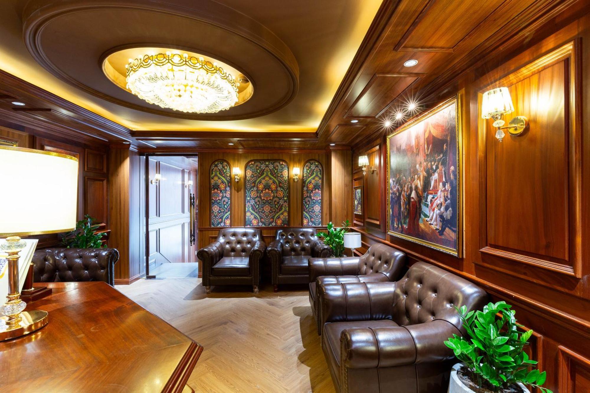 The Kas Hotel *