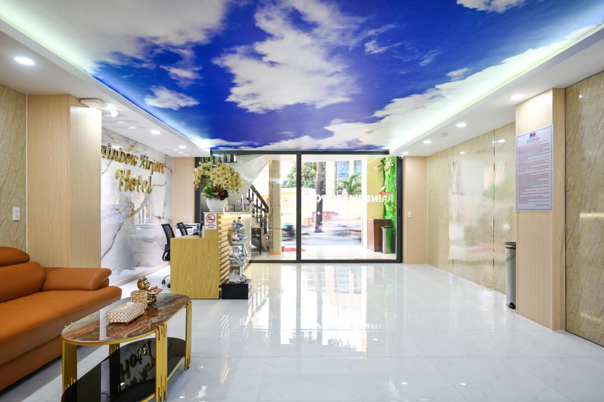 Rainbow Airport 3*