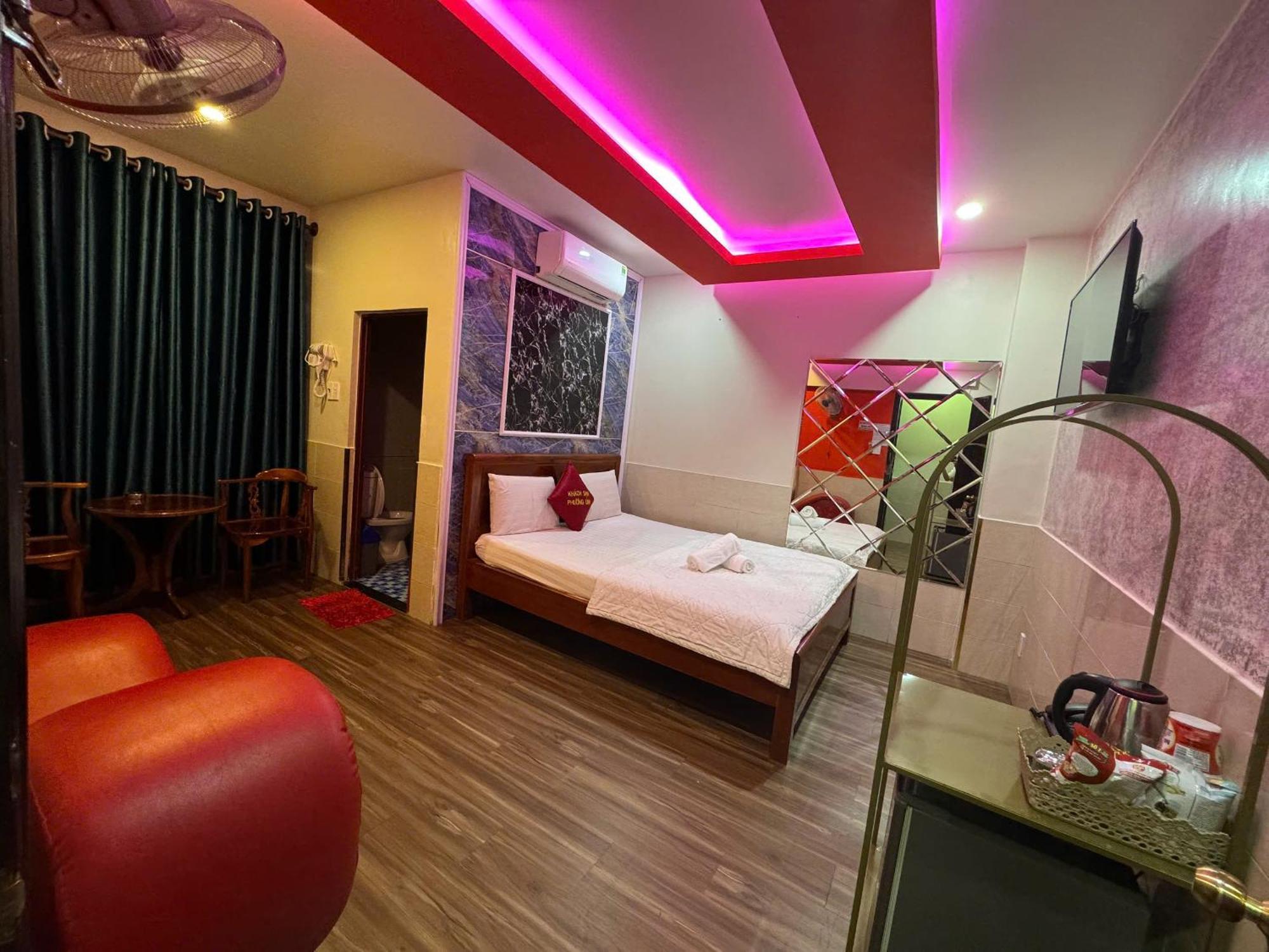 Khach San Phuong Linh 2 Hotel Ho Chi Minh City