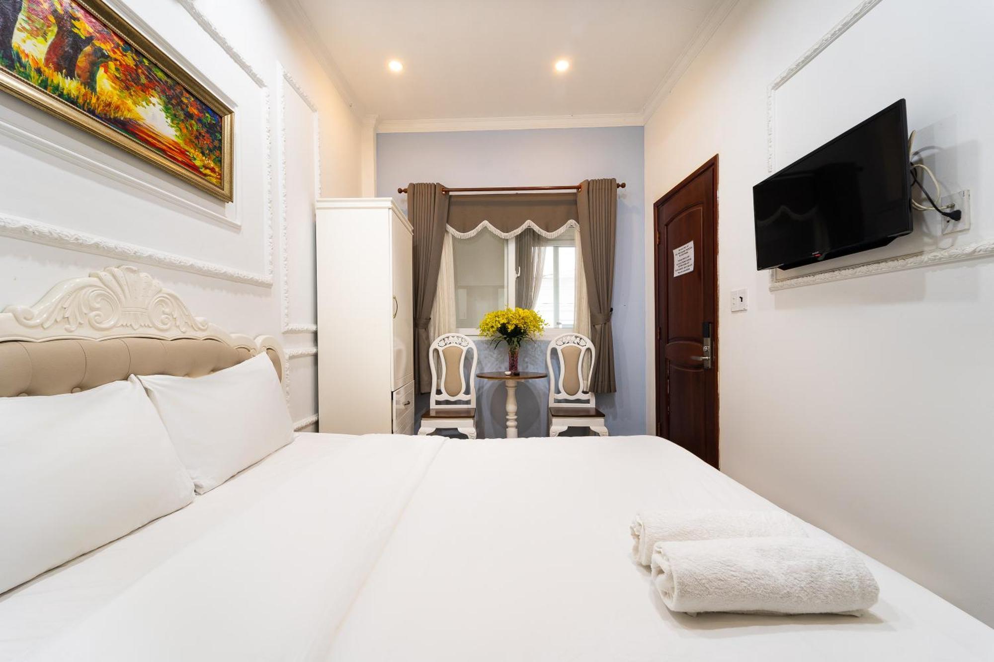 Gin House & Near Turtle 3* TP. Hồ Chí Minh
