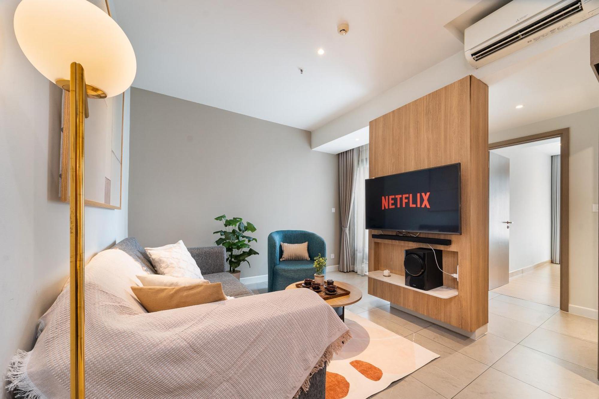Modern District 1 2br&3br D1&zenity Outdoor Jacuzzi Pool Ho Chi Minh City