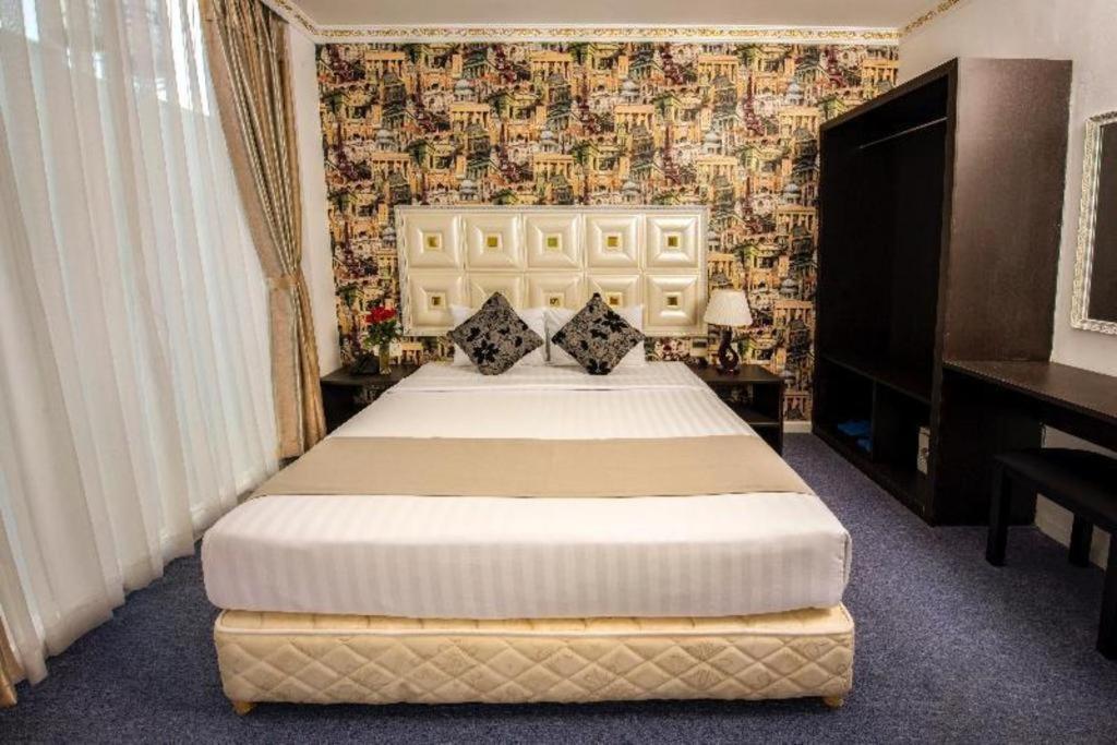 Hotel Golden Crown Saigon 3*