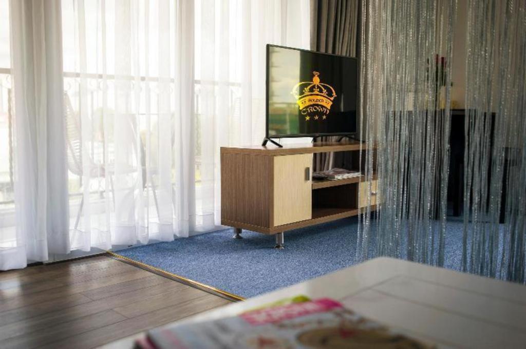 Golden Crown Saigon Hotel 3*