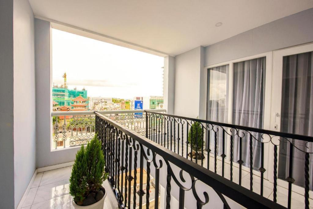 Golden Crown Saigon Bandar Ho Chi Minh