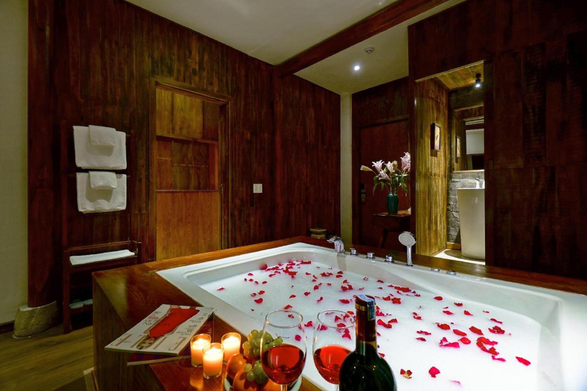 Hotel Nexus House Lang Bao Chi 4*