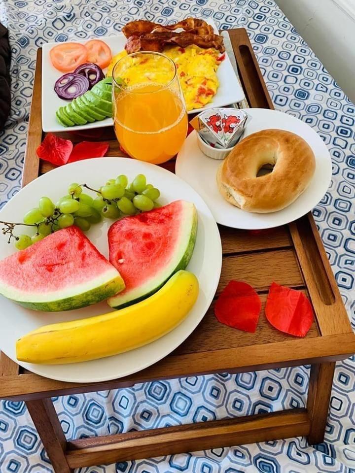 Traveloks Hotel *