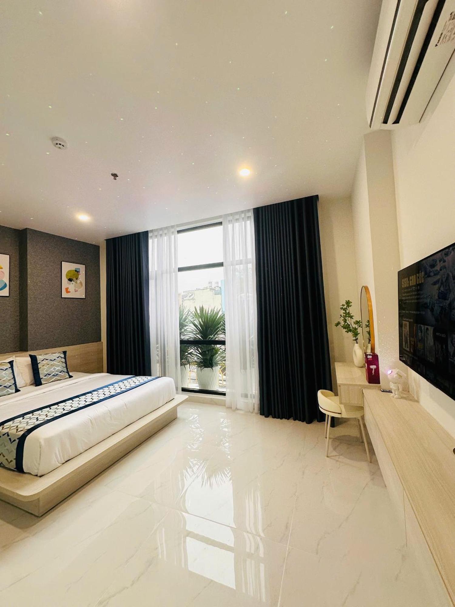 The Luxury Hotel Ho Chi Minh City