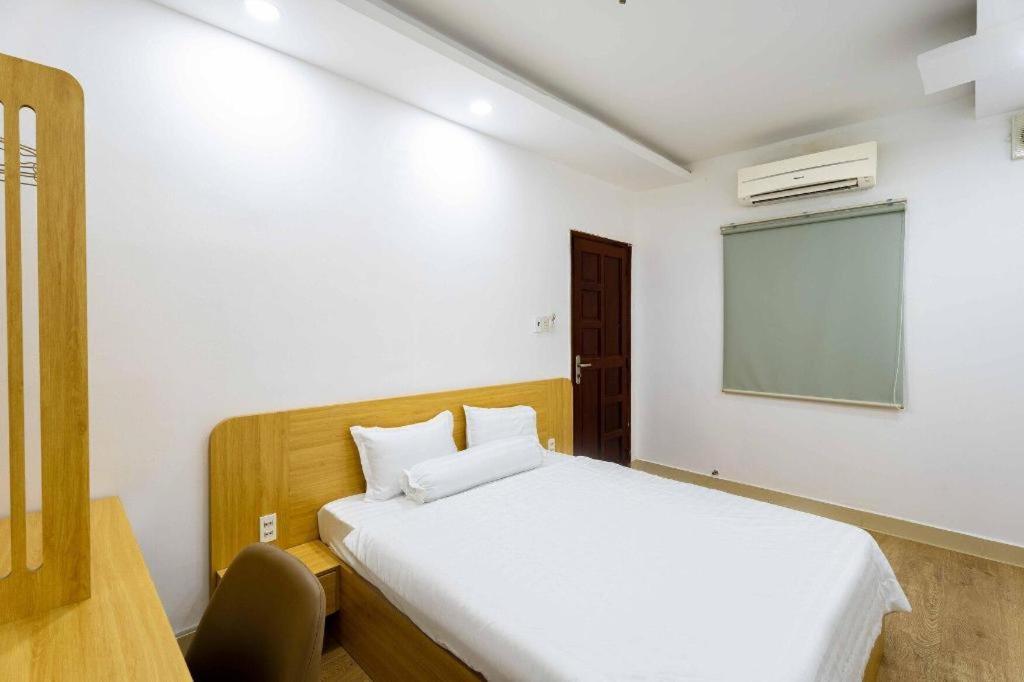 Tuan Viet Dinh Tien Hoang * Ho Chi Minh City