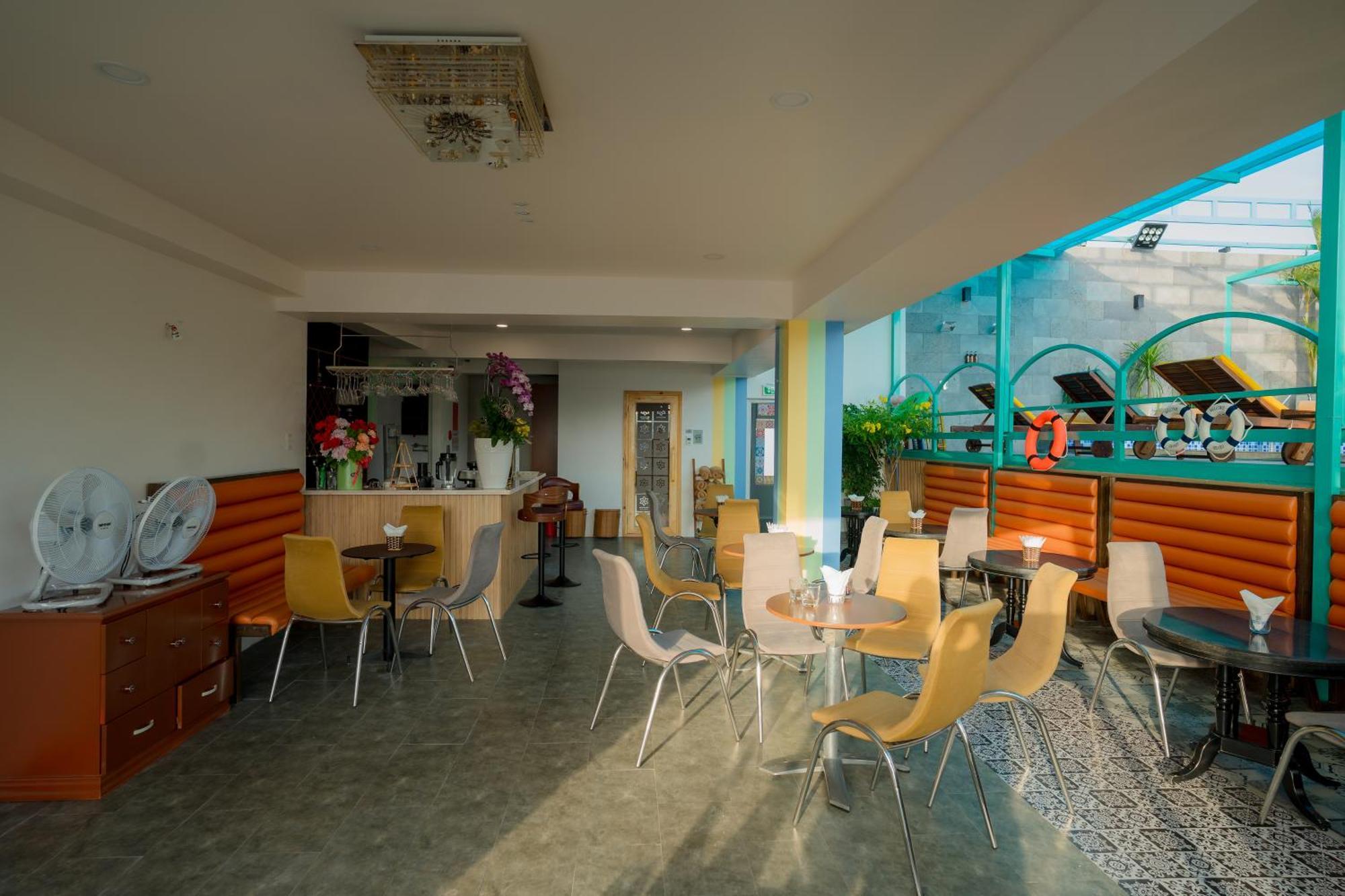 Dahlialand Saigon & Swimming Pool 4*
