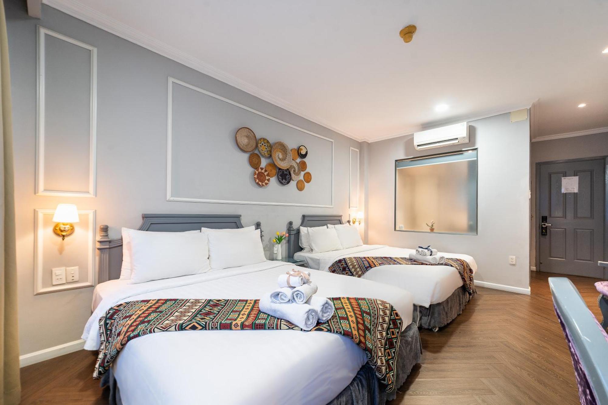 Sabina - Stellar Boutique 3*