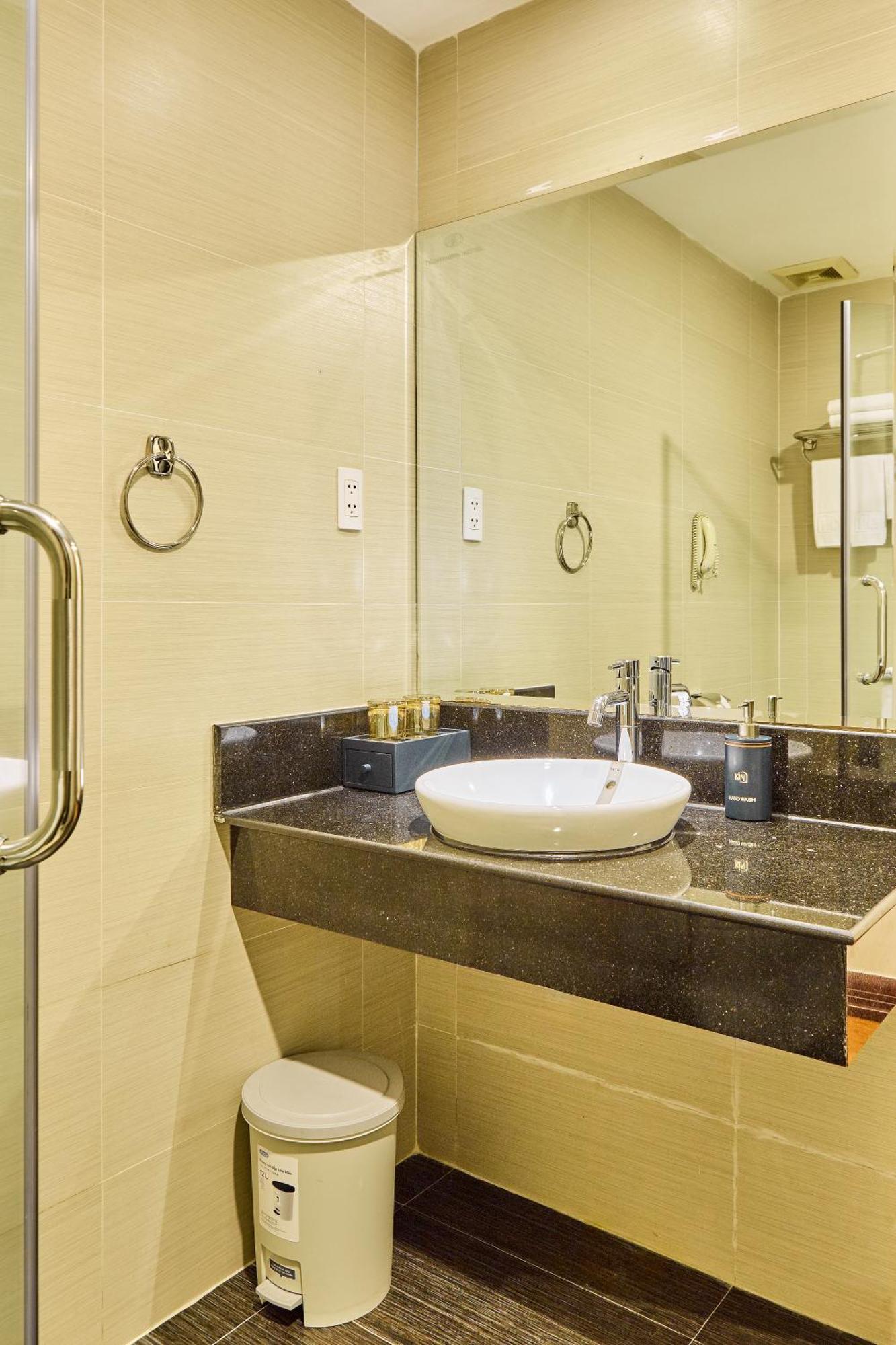 Kin Thi Sach 4* Ho Chi Minh City