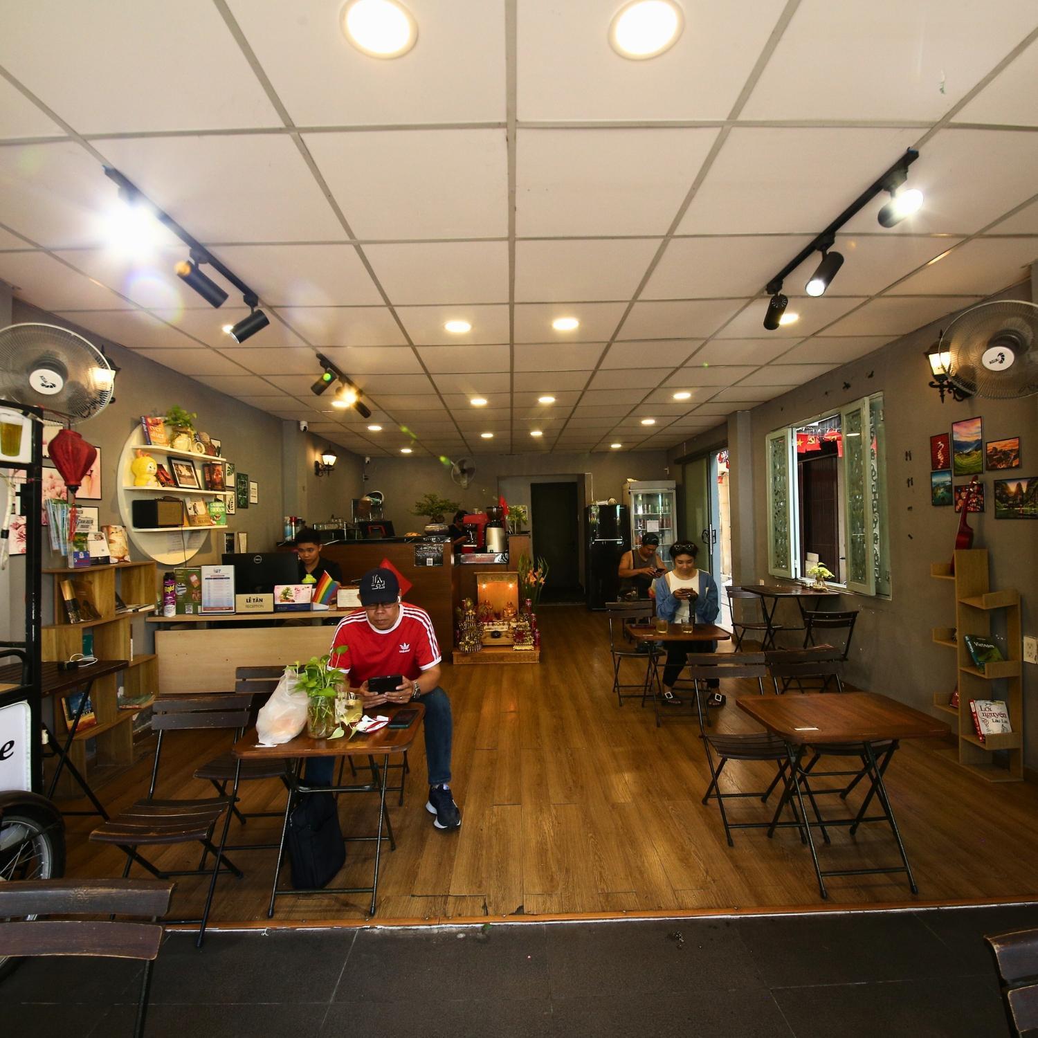 Bed & Breakfast Saigon Style & Cafe *