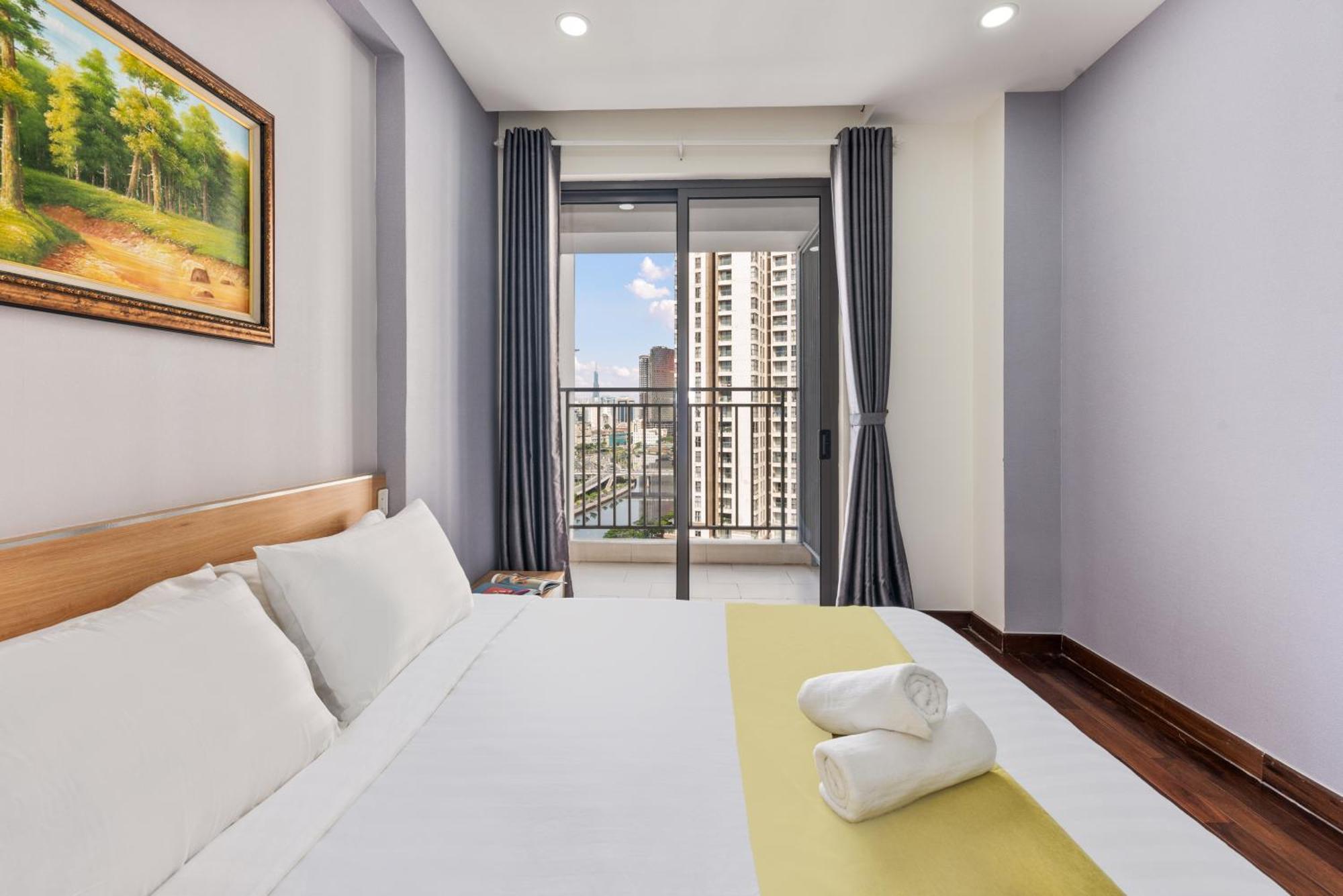 Refined Saigon - Rivergate Aparment - Free Pool, Free Internet Sim For 3 Nights, Free Pick Up For 5 Nights *