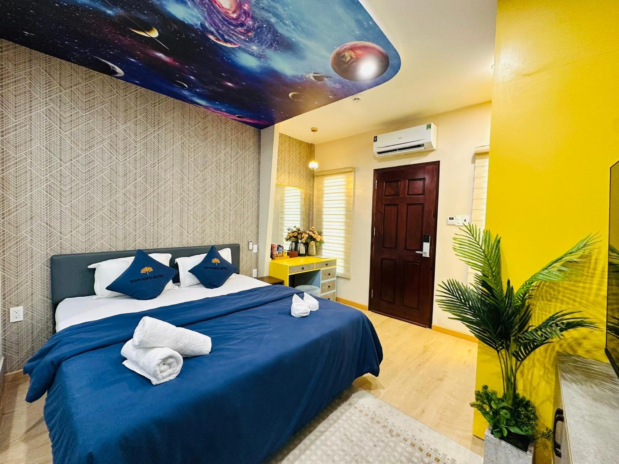 Romance Hotel