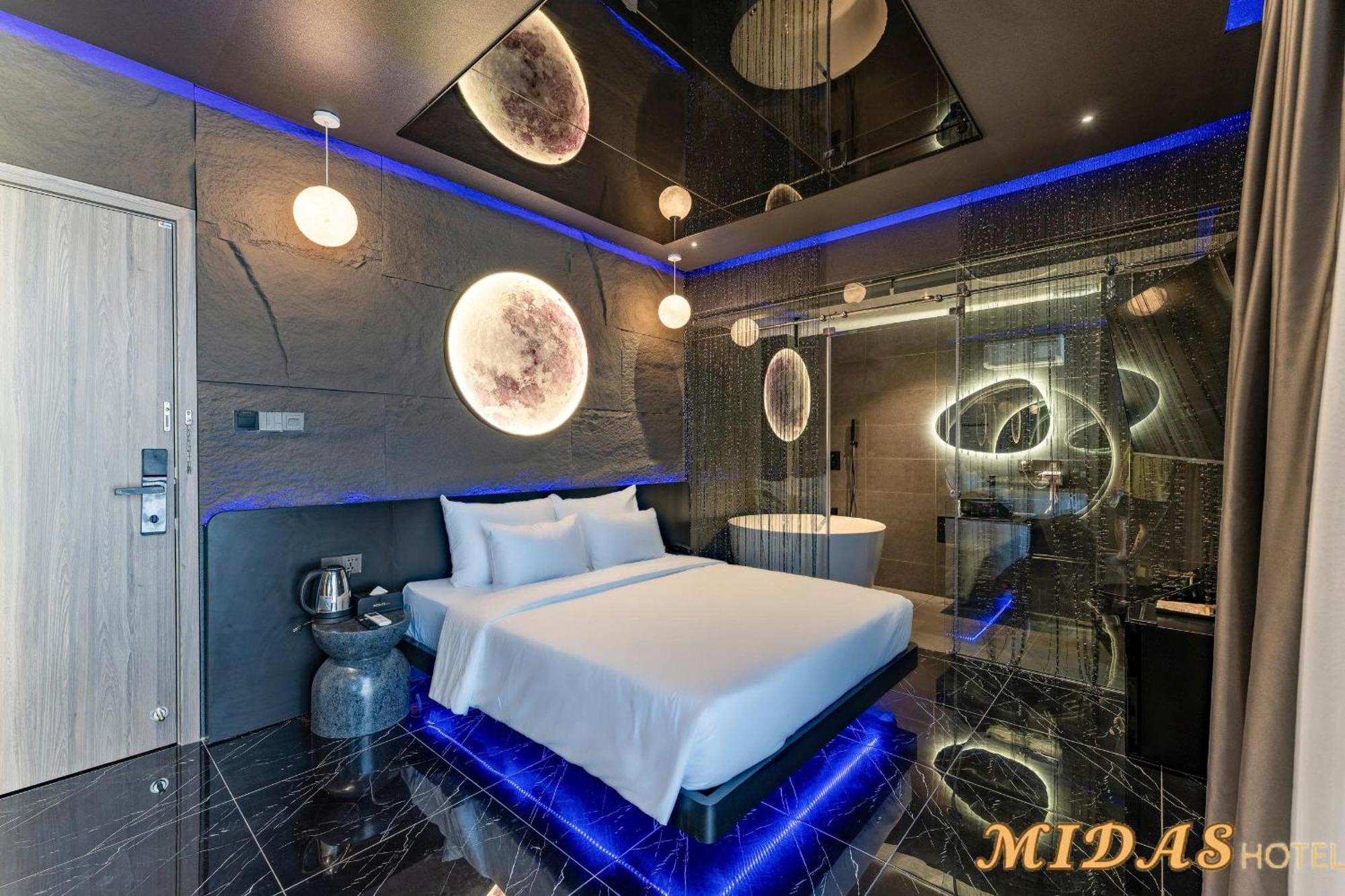 Midas 3 3*