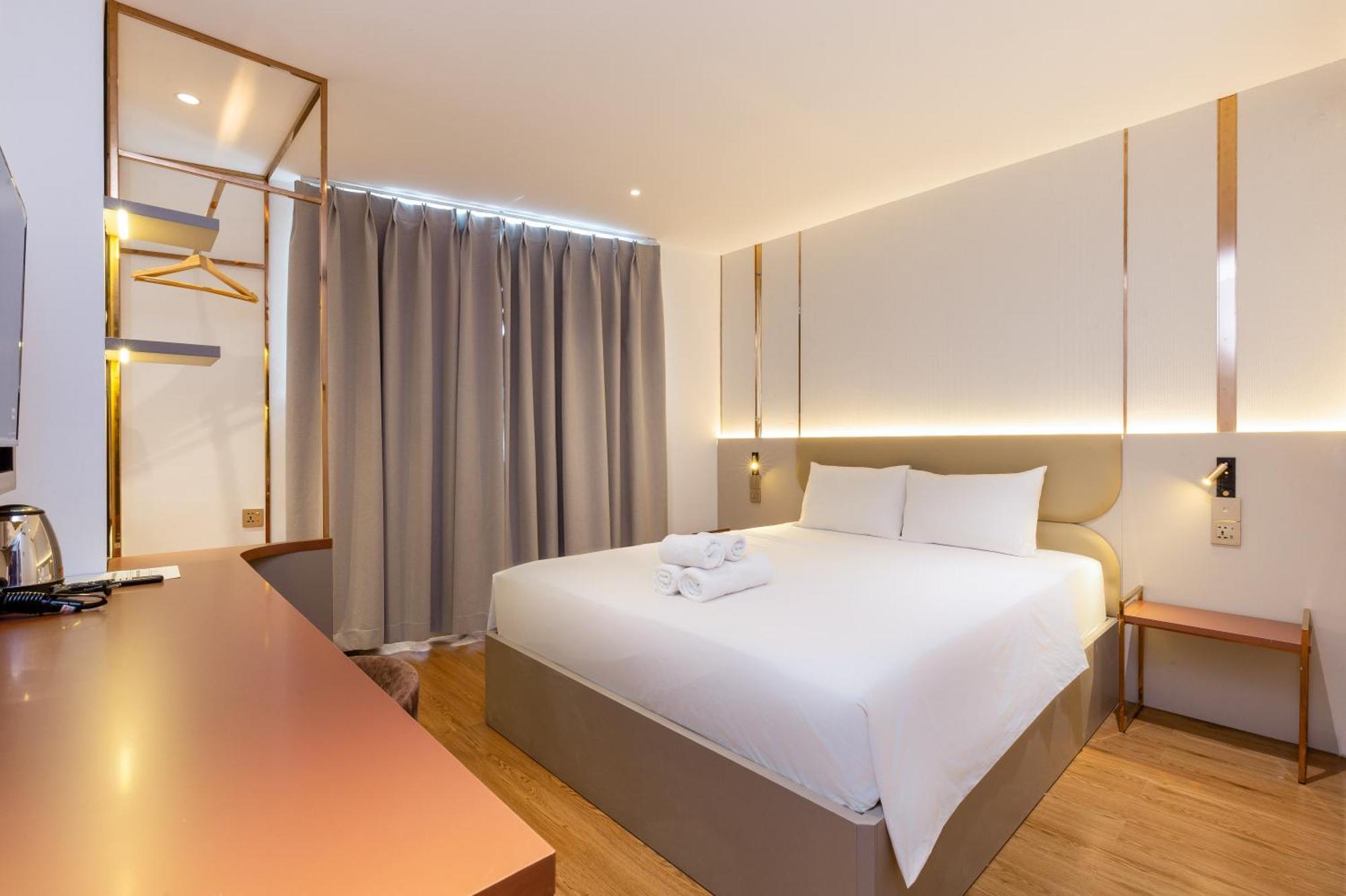 The Luxury Mays Hotel