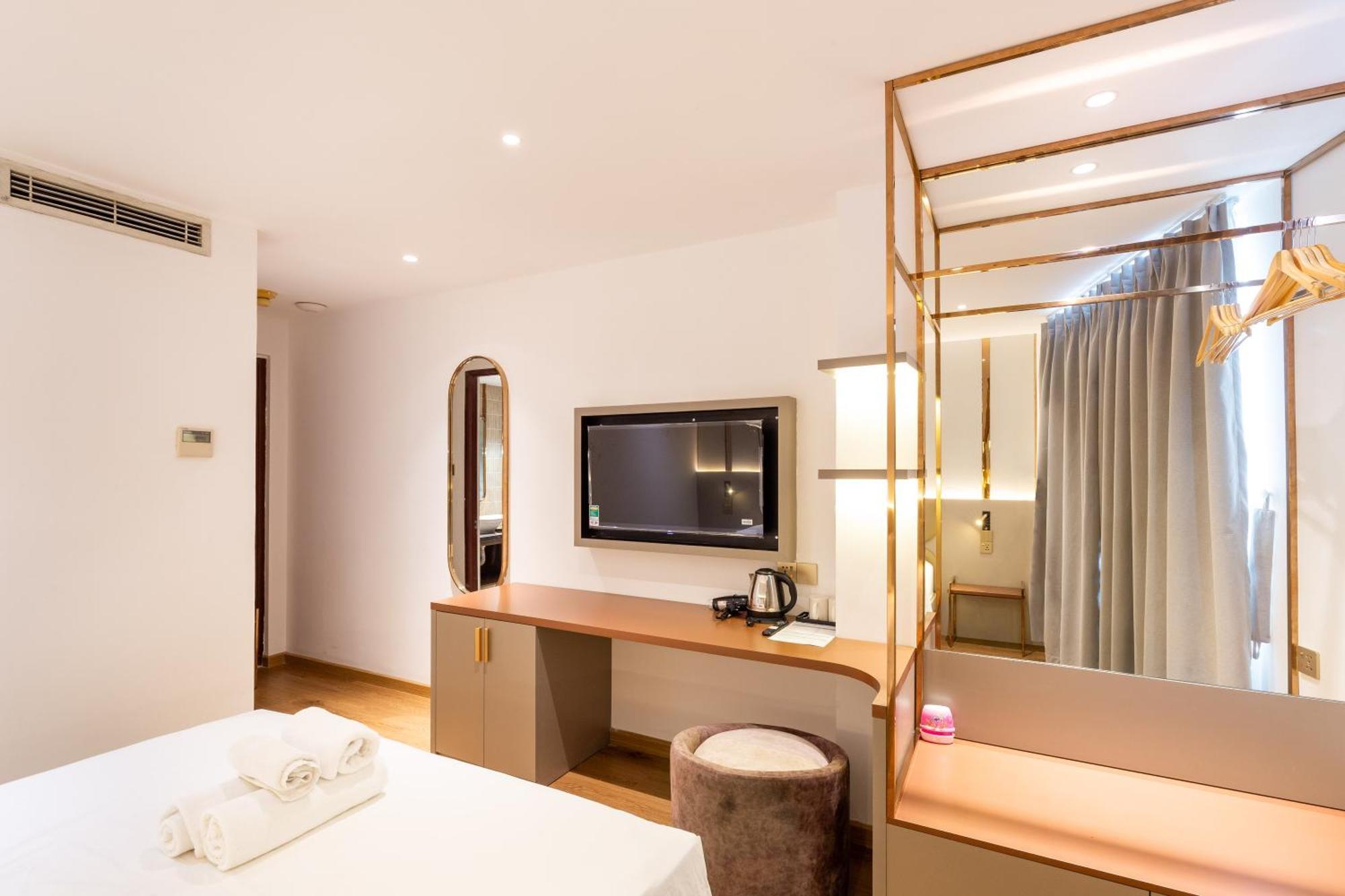 Hotel The Luxury Mays