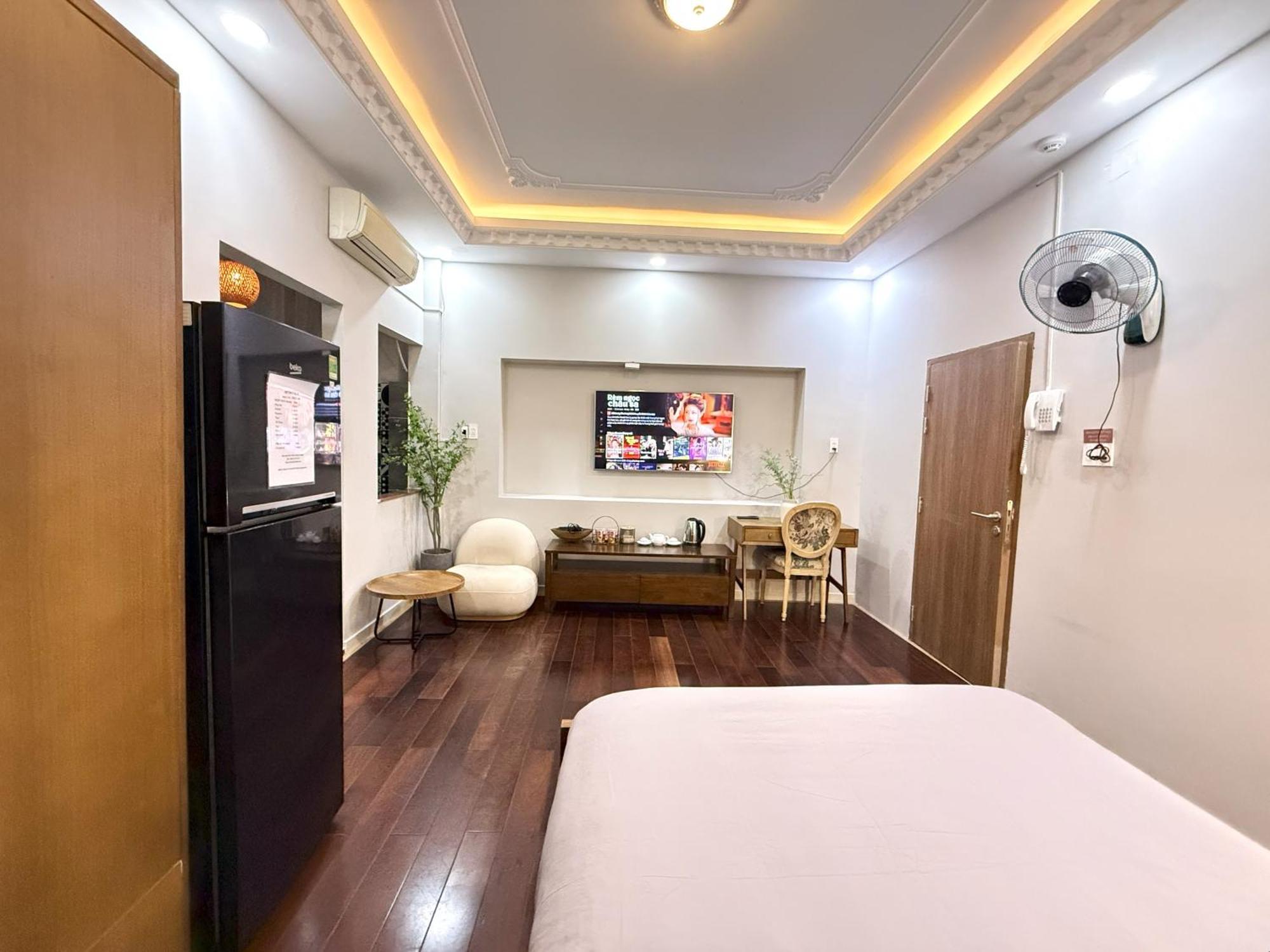 Hotel Cole & Ho Chi Minh City