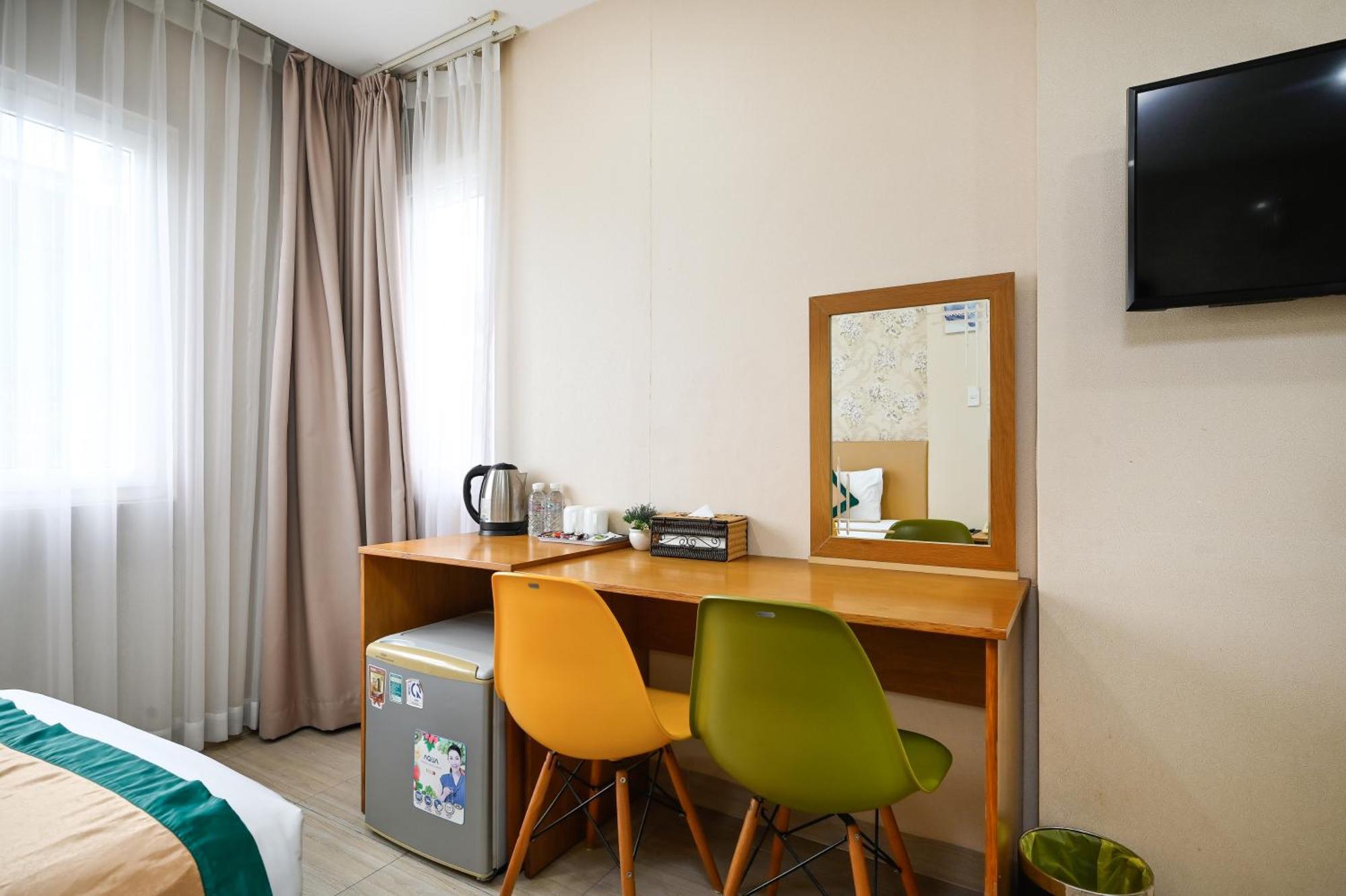 Camila Airport Hotel