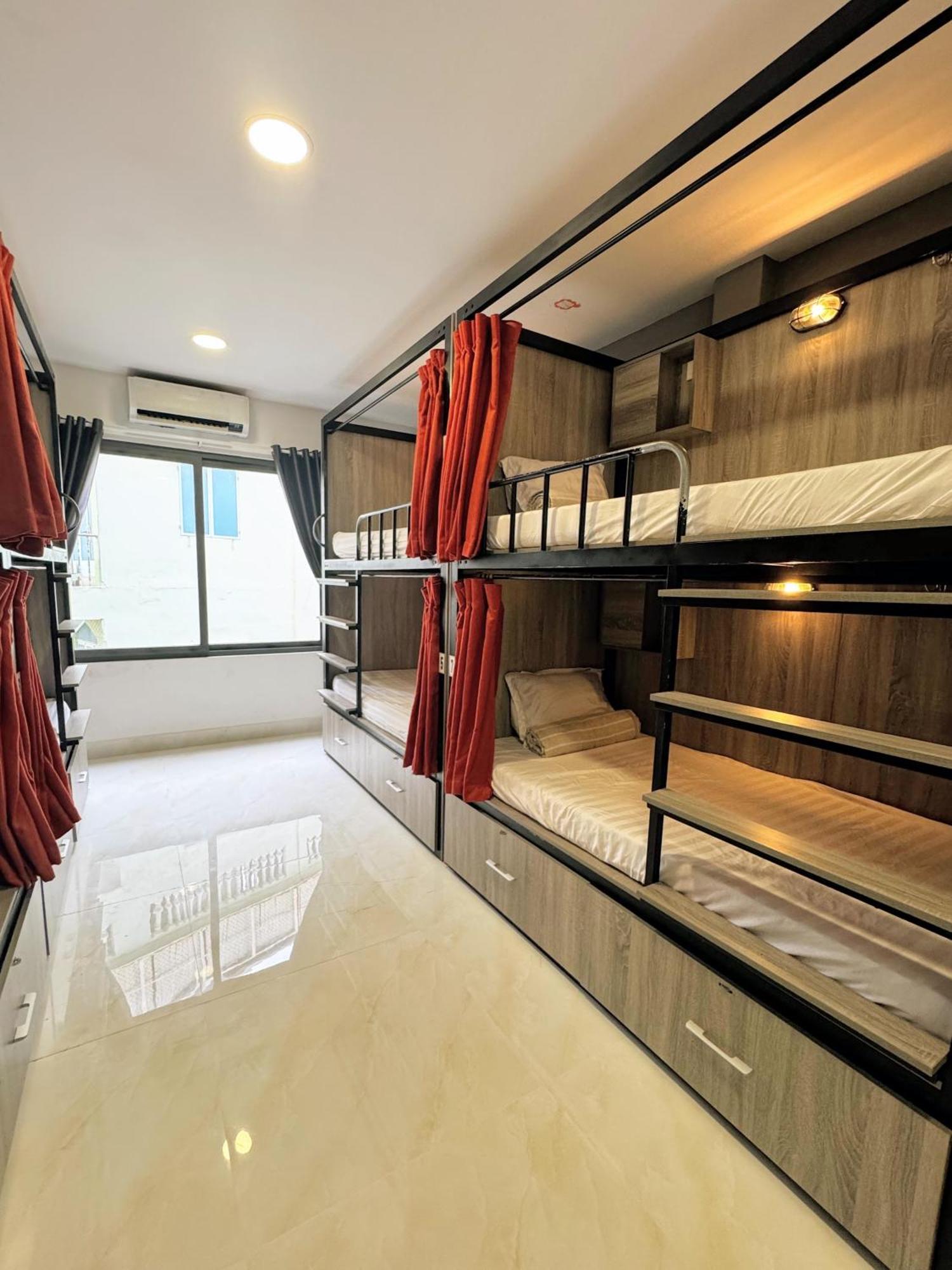Base Backpackers Hostel