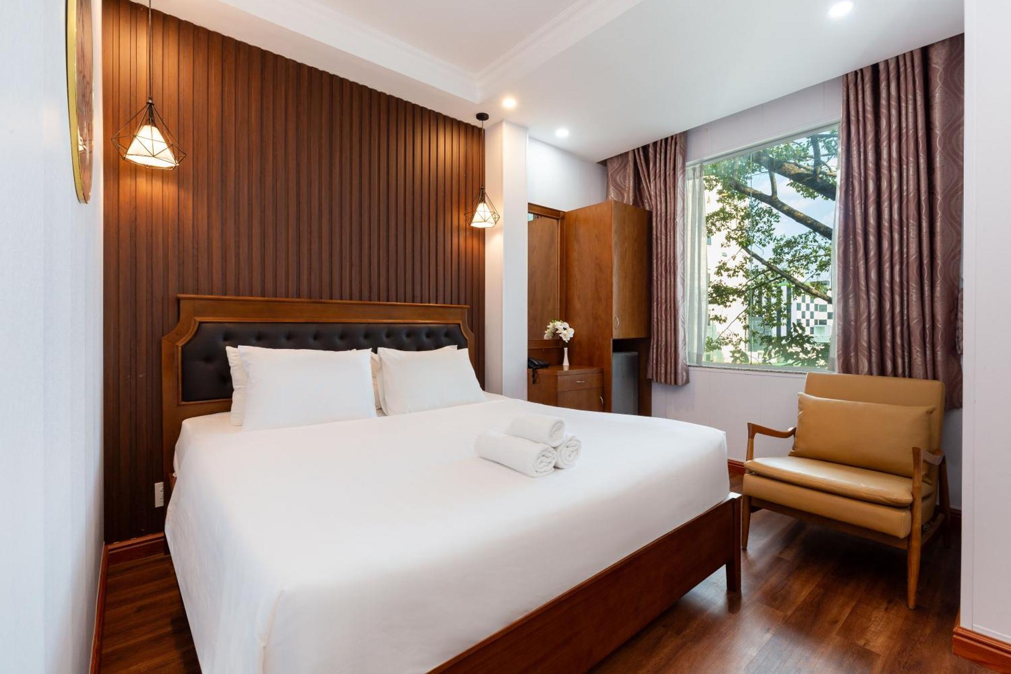Premium Sonata Saigon Hotel 4*