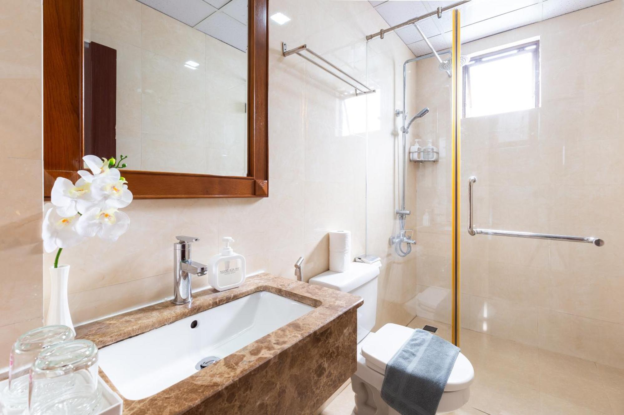Hotel Premium Sonata Saigon 4*