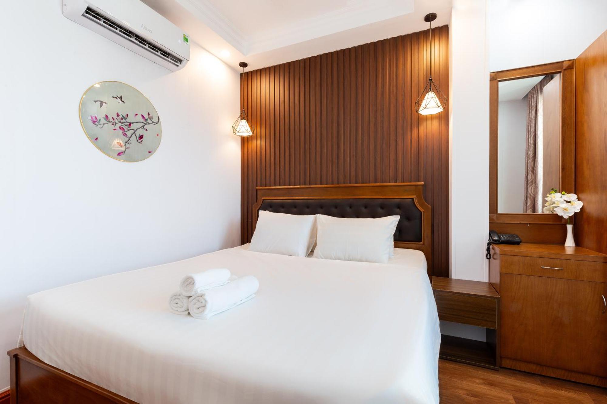 Hotel Premium Sonata Saigon 4*