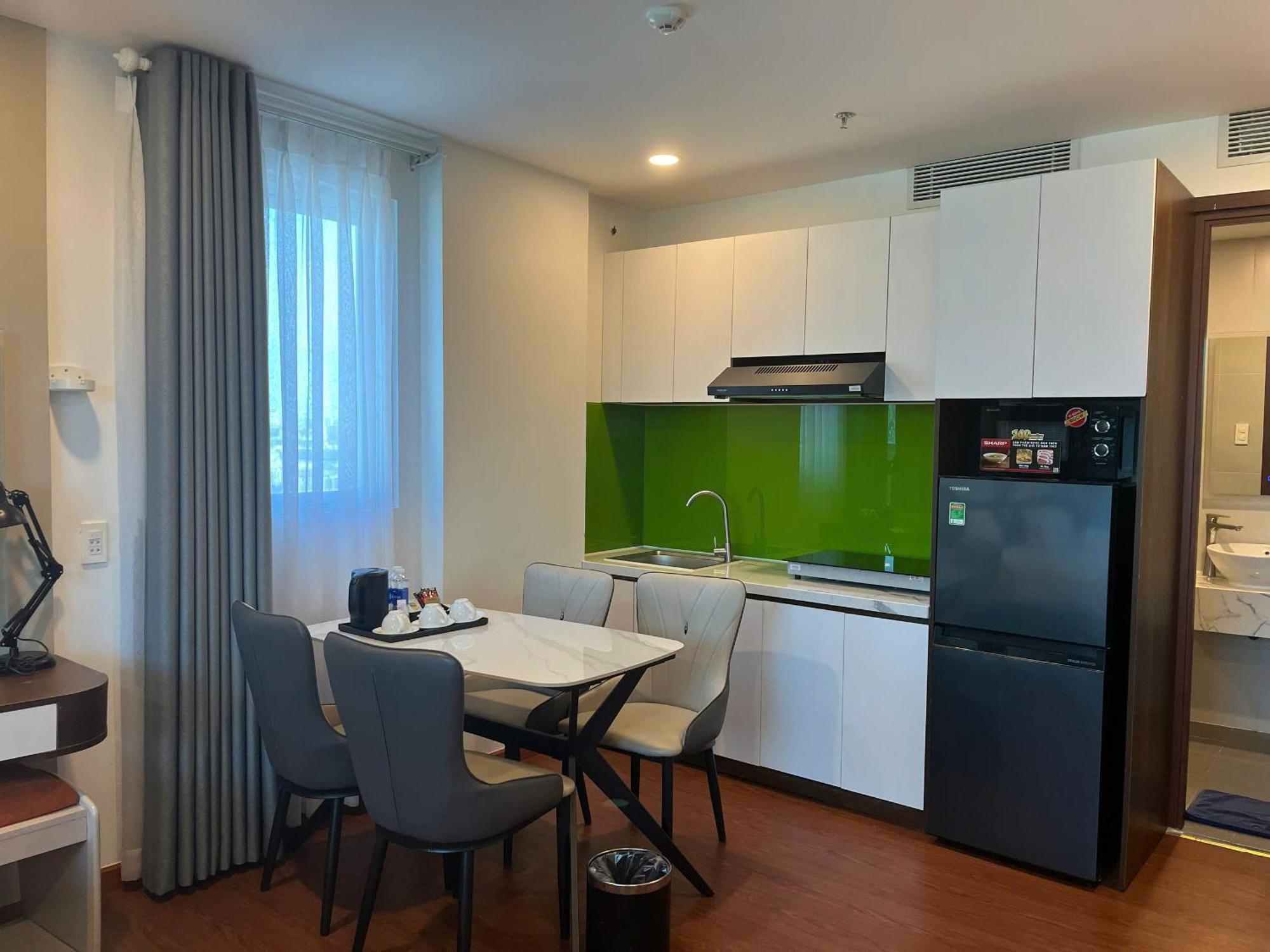 Khách sạn A25 - 55 Cach Mang Thang 8 3*