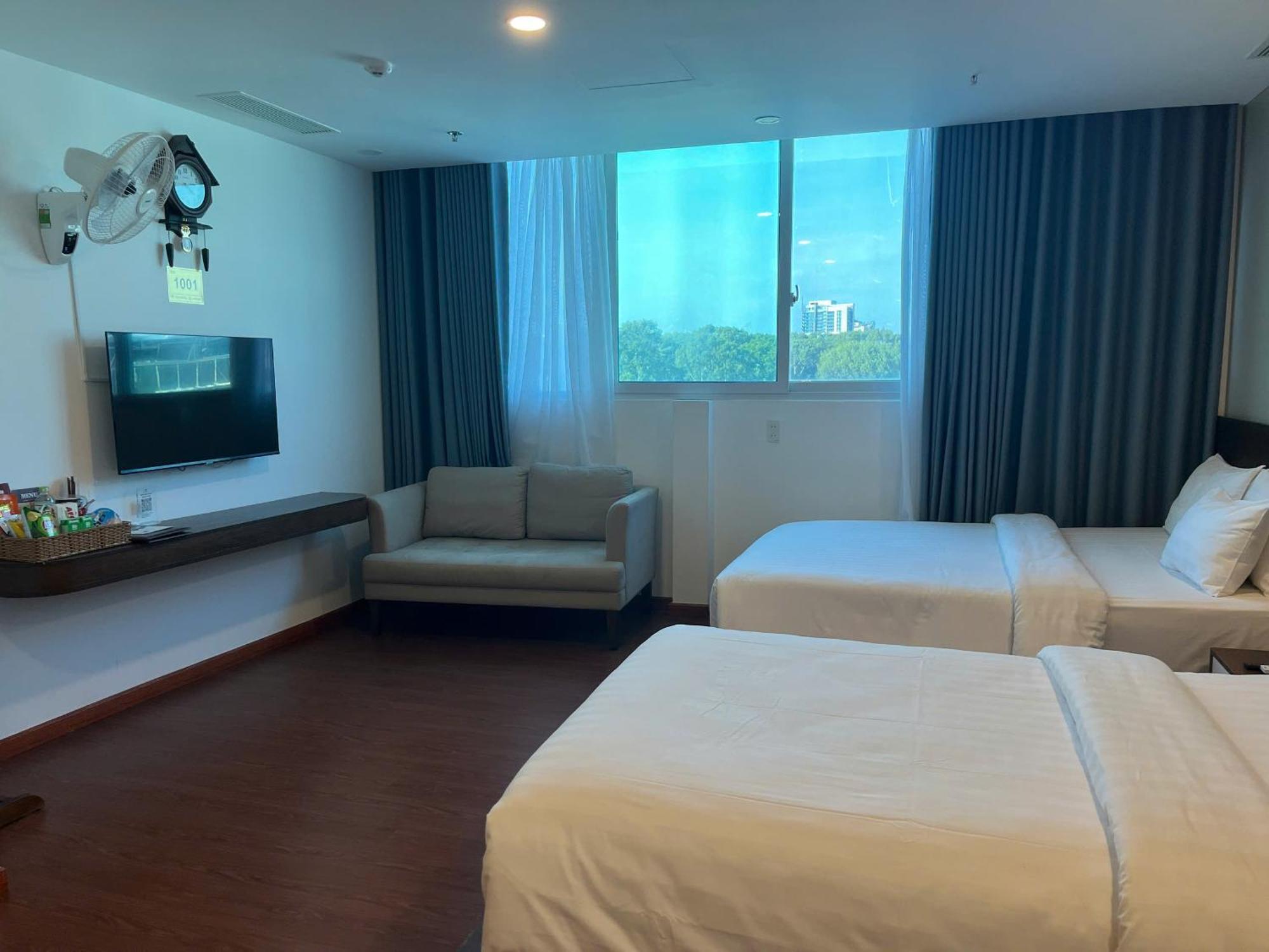 Khách sạn A25 - 55 Cach Mang Thang 8 3*