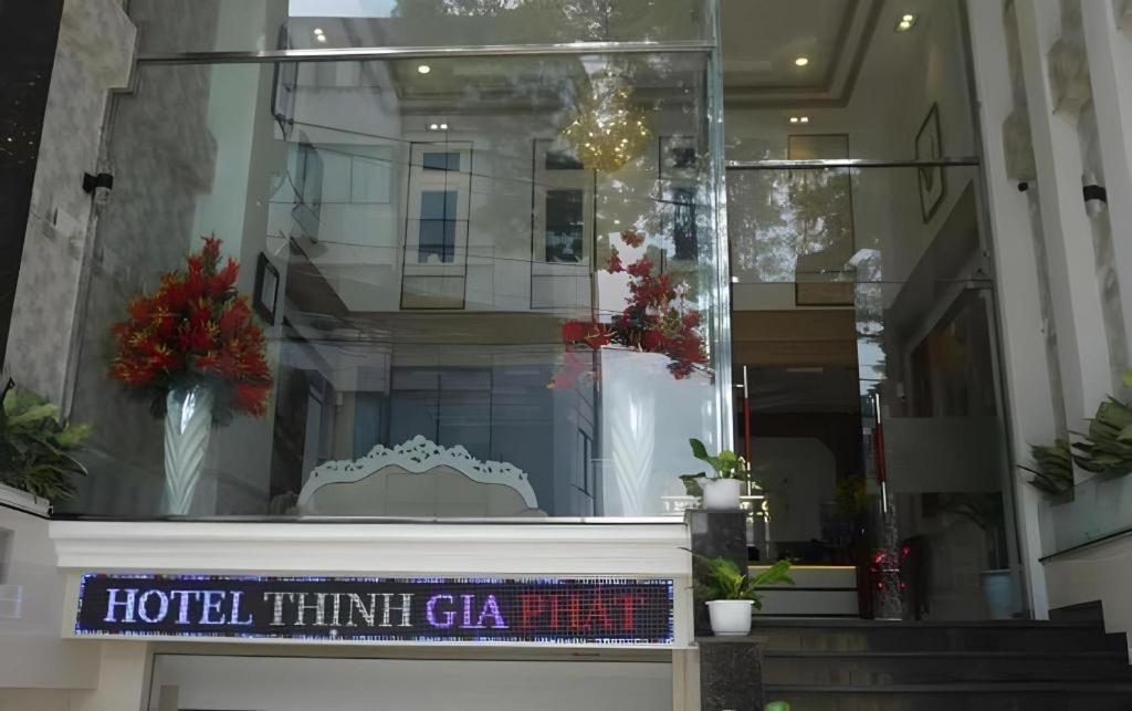 Reddoorz Thinh Gia Phat Hoang Hoa Tham Tan Binh Khách sạn