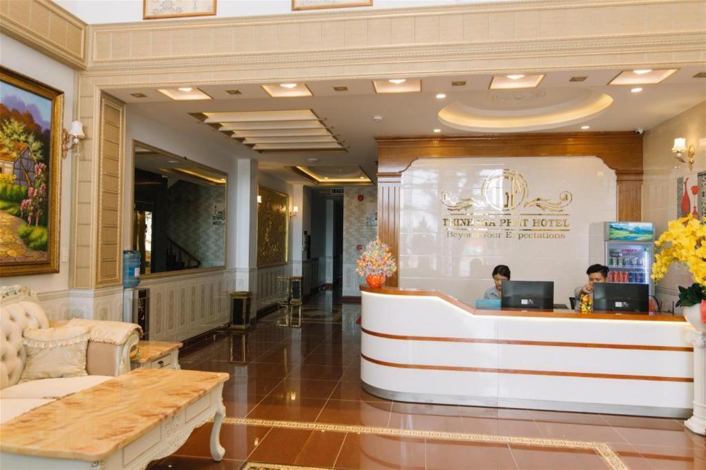 Reddoorz Thinh Gia Phat Hoang Hoa Tham Tan Binh Khách sạn