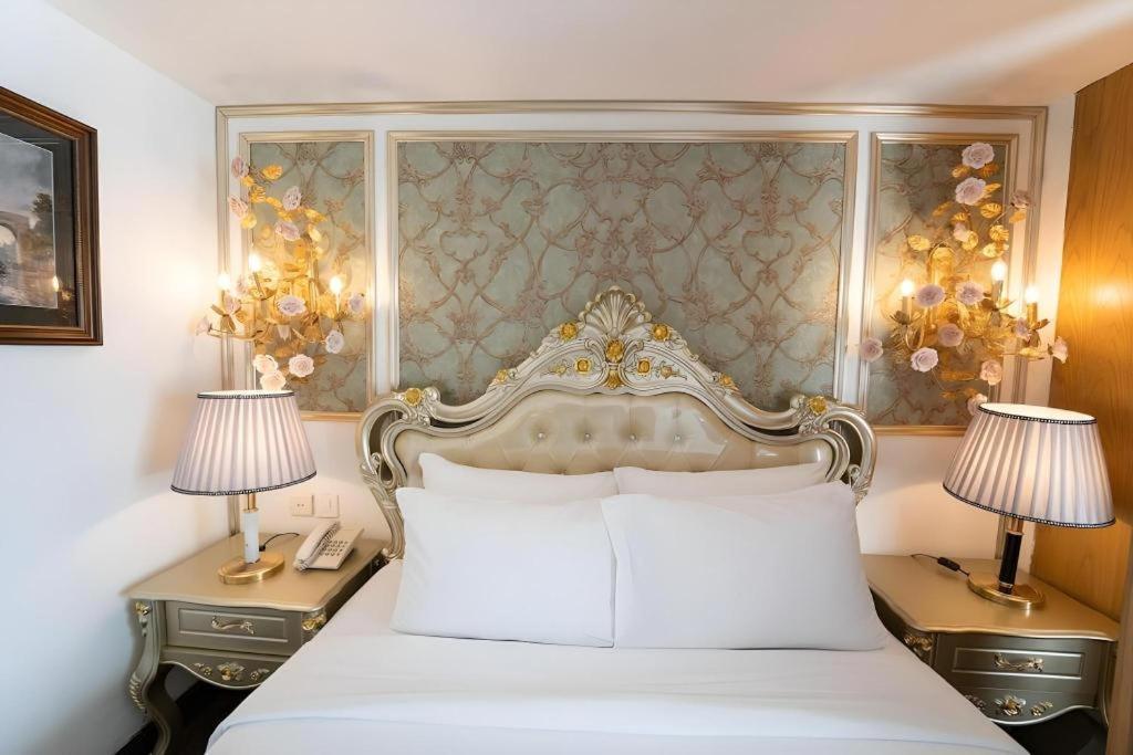 Hotel The White 8a Thai Lung Ho Chi Minh City
