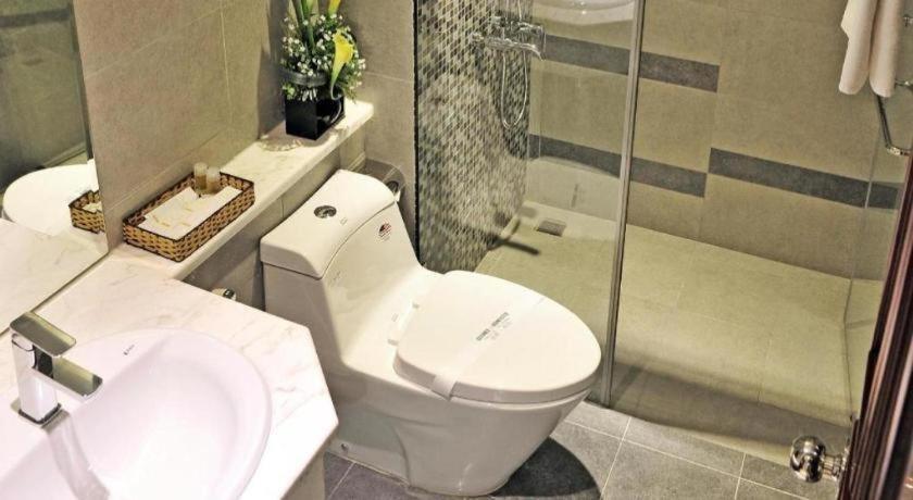 Hotel Phoenix Saigon