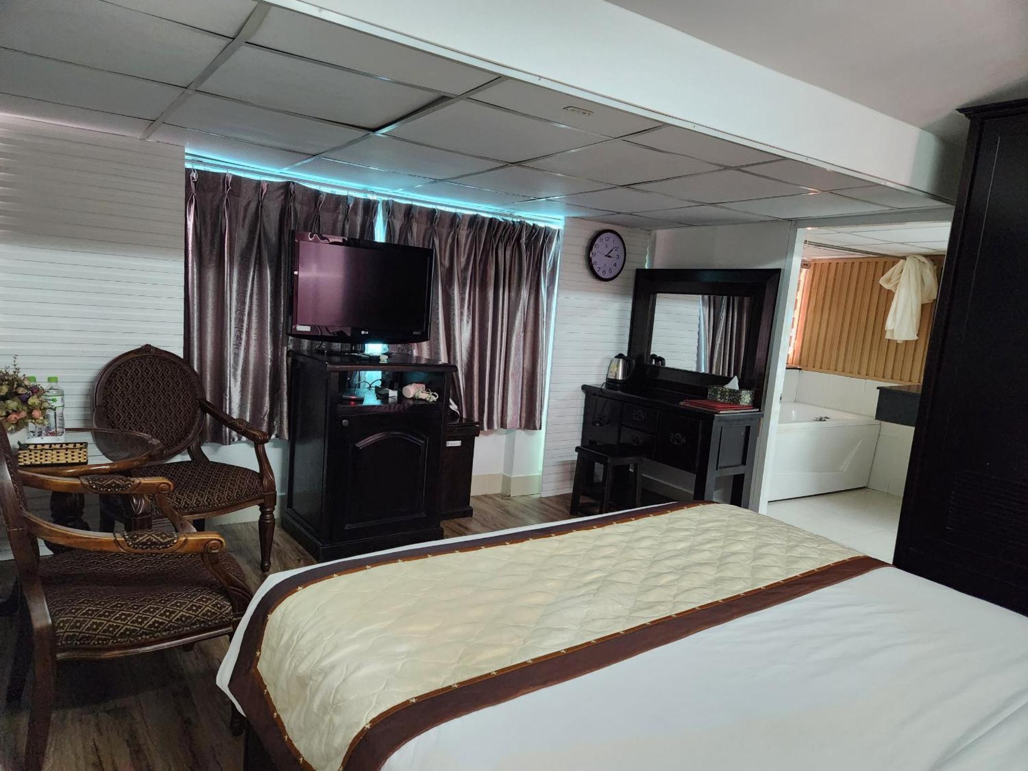 Vien Dong District 7 Phu My Hung Hotel 2*