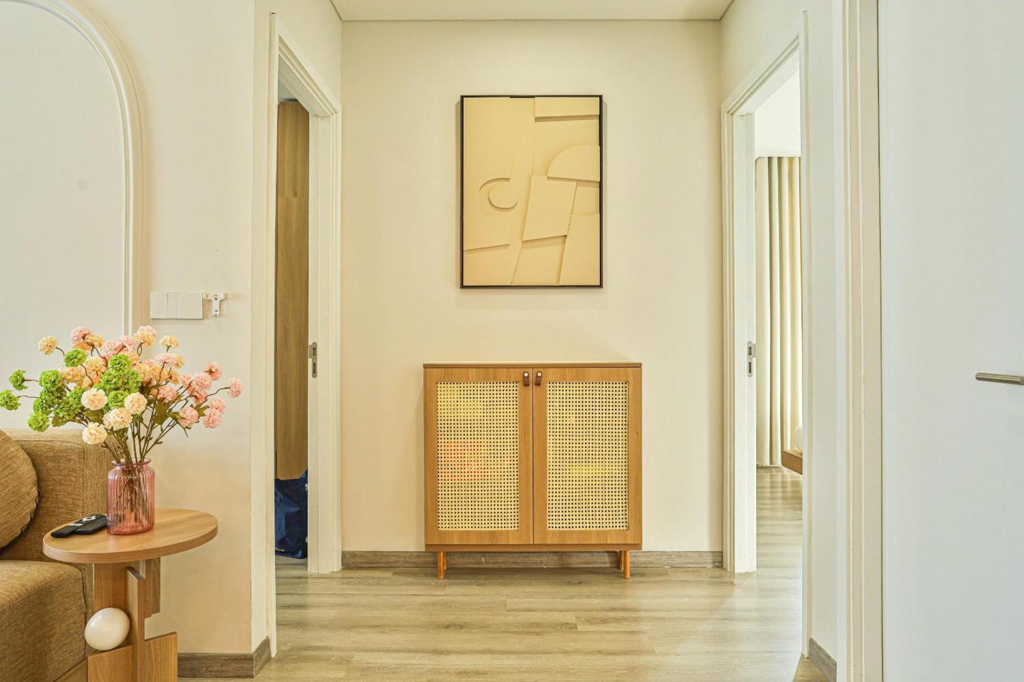 Nijo Kaya - Terra Royal Tower, Highclass, & Poker Table Apartment Ho Chi Minh City