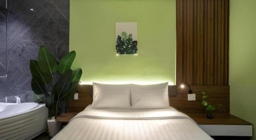 Khách sạn La Phan Huy Ich 3*