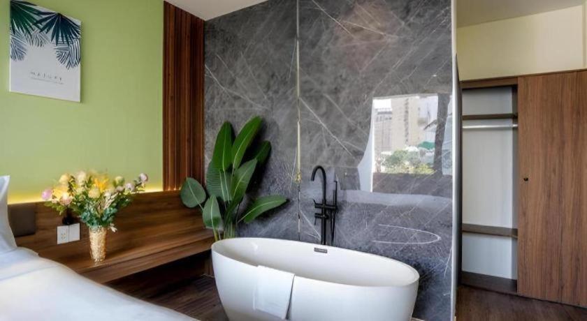 La Phan Huy Ich Khách sạn 3*