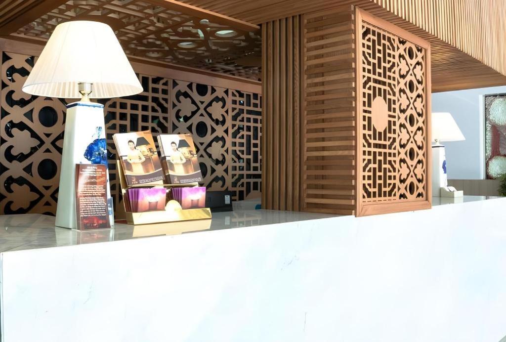 Hotel The White 8a Thai Lung Ho Chi Minh City