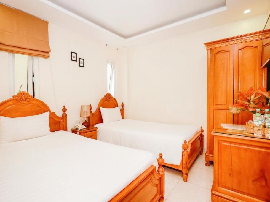 Sazi Erato Airport Hotel 2*