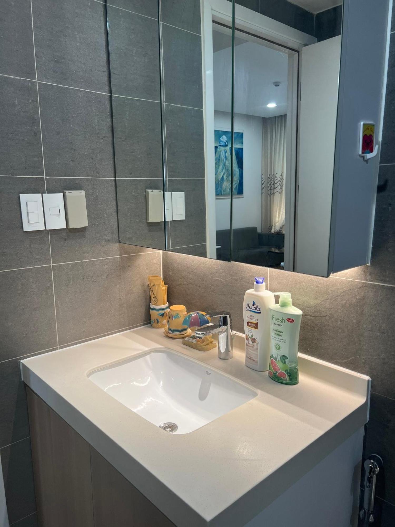 Serviced At Republic Plaza - Pool & View, Near T3 Airport Tan Son Nhat * Ho Chi Minh City