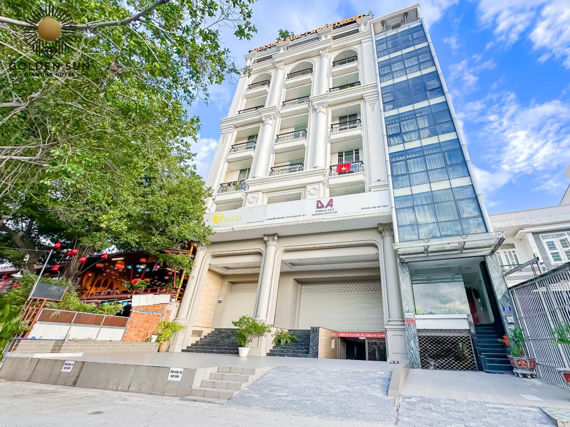 Khách sạn hẻo lánh Golden Sun 7 *