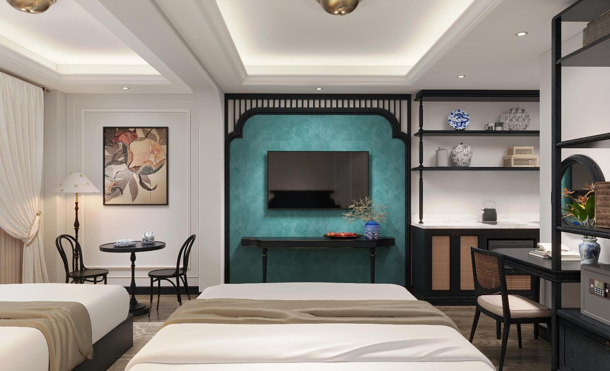 Indochine - Sg's Heart & Ben Thanh Market Area *