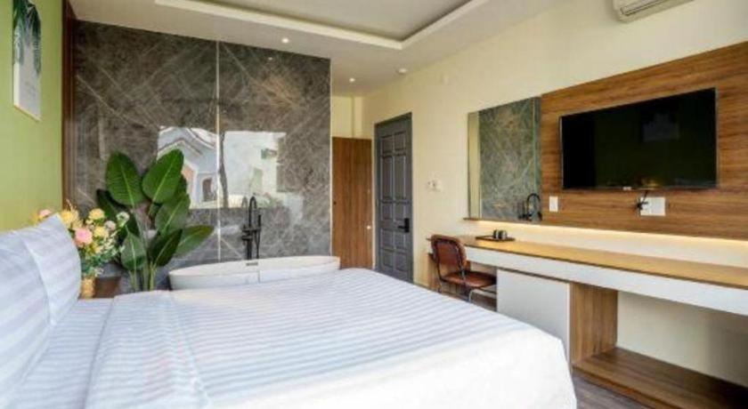 Hotel La Phan Huy Ich 3*
