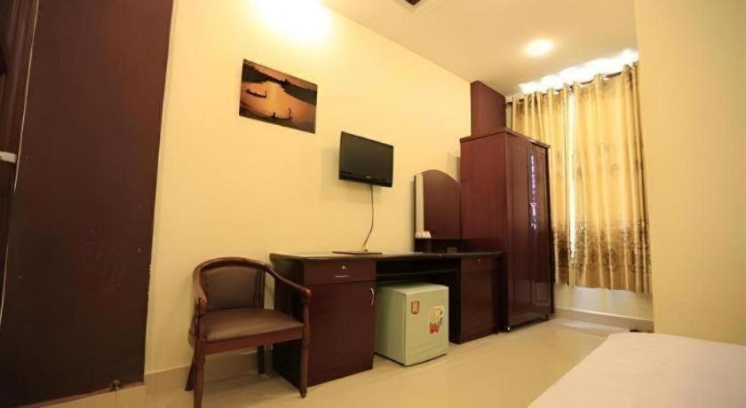 Tuan Viet Dinh Tien Hoang Hotel