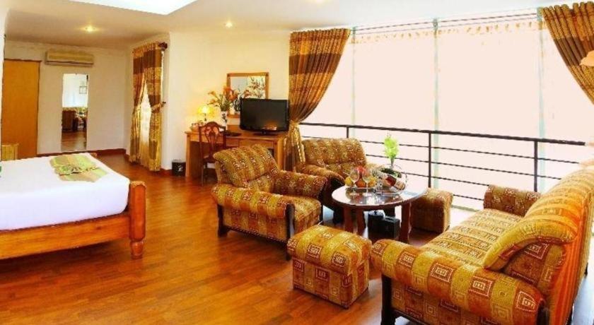 Universe Hotel 3*