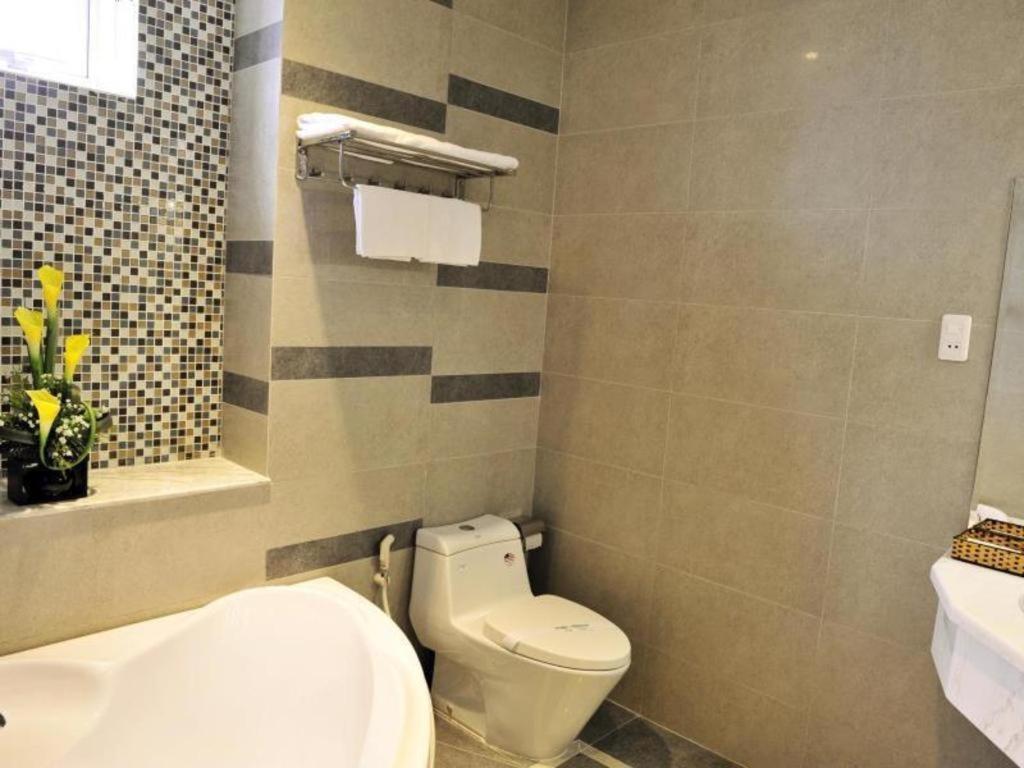 Hotel Phoenix Saigon