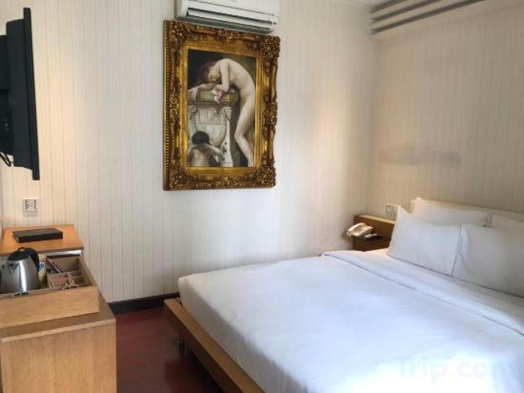 The White 8a Thai Lung Hotel 3*